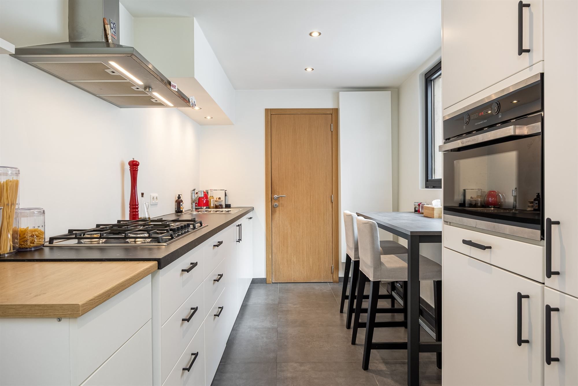 Instapklare woning met 3 slaapkamers en stadskoer foto 5