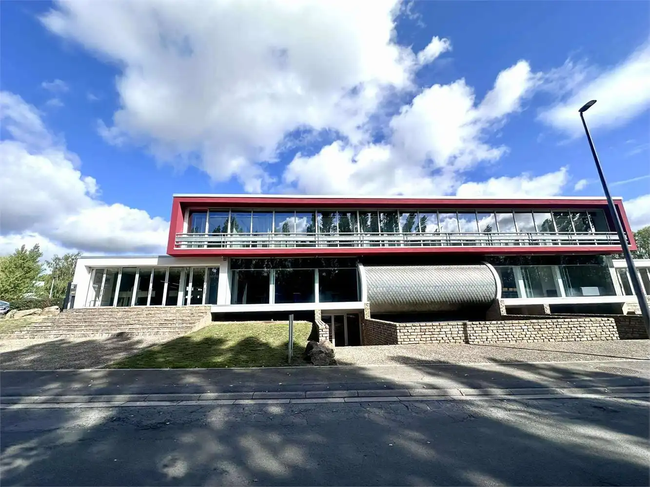 UNIEKE KANTOREN MET PARKING EN VERSCHILLENDE OPPERVLAKTES foto 2