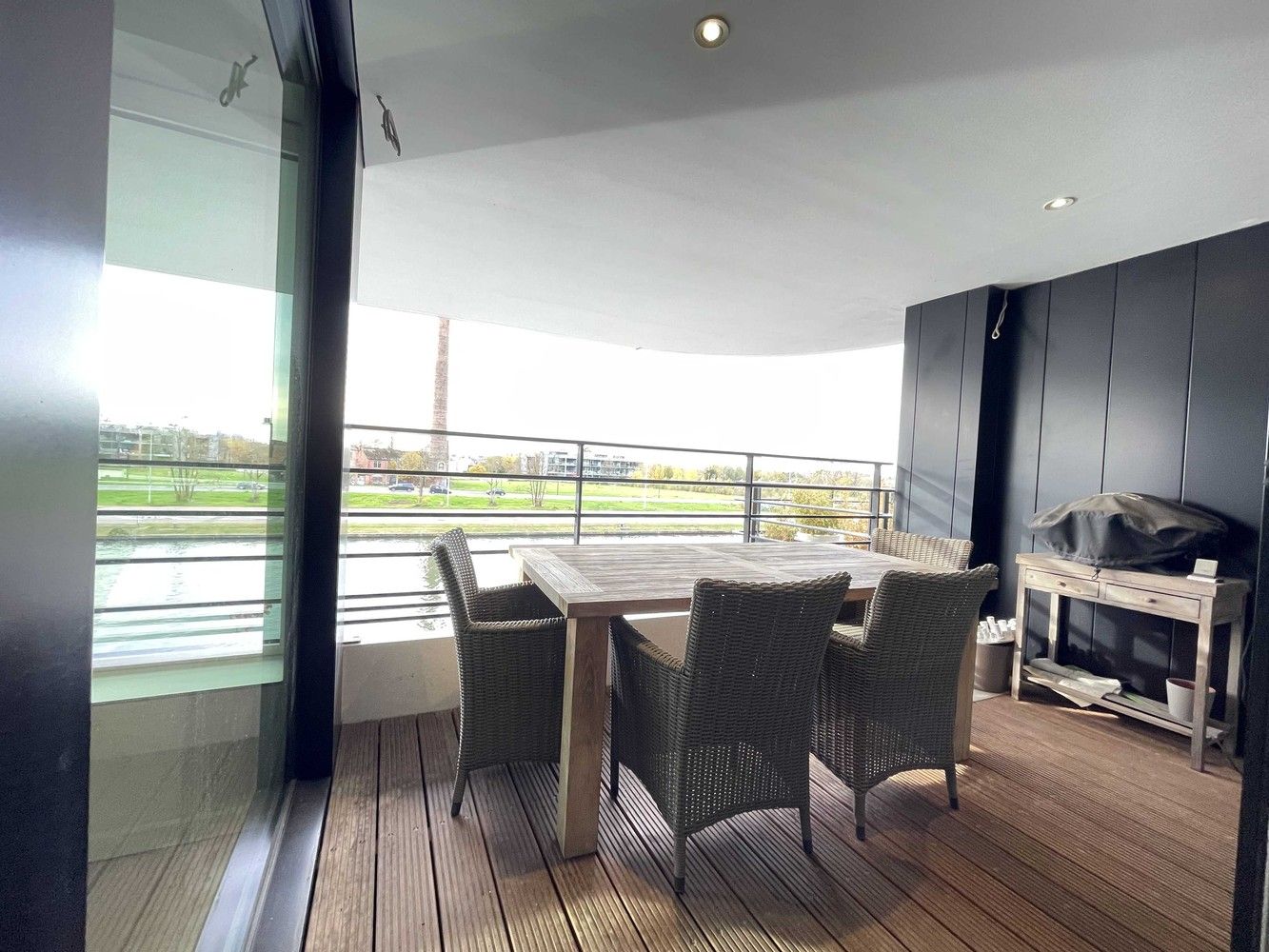 Appartement met prachtig zicht aan de jachthaven van Hasselt foto 6