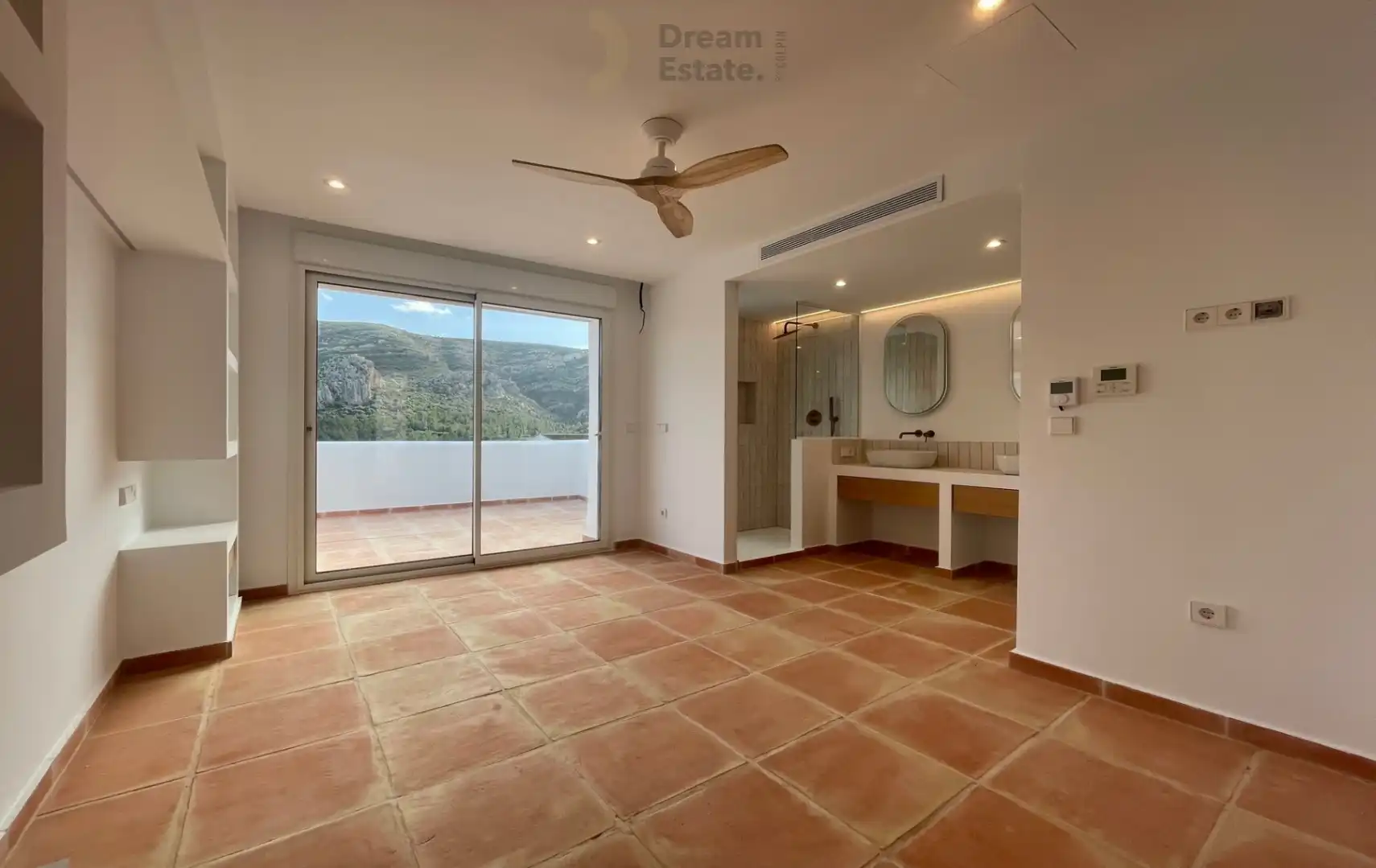 Luxe Ibiza-Style Villa met Panoramisch Bergzicht foto 28