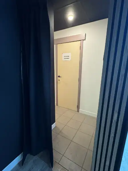 Ruim handelspand van 202m² op toplocatie in het centrum van Genk foto 17