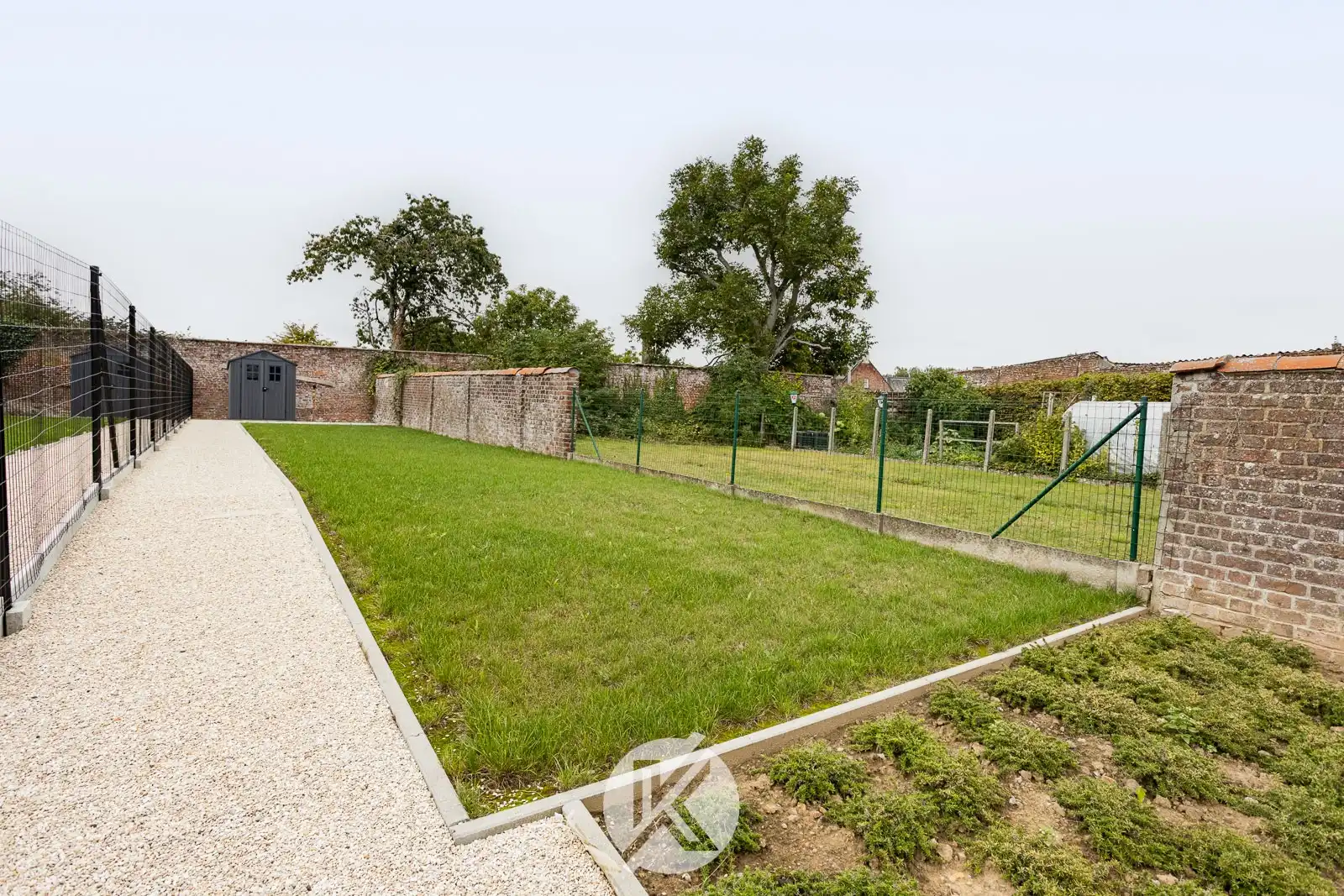 Gerenoveerde woning met moderne afwerking foto 22