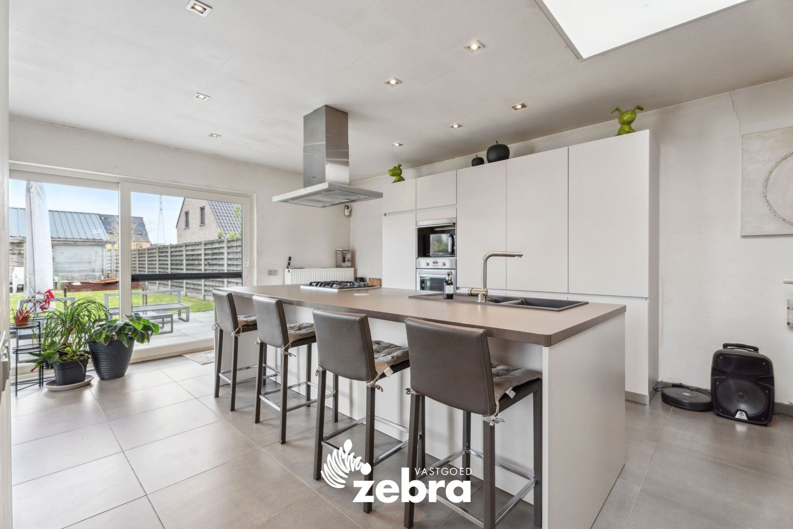Instapklare woning met drie slaapkamers en loods op een toplocatie te Izegem! foto 10