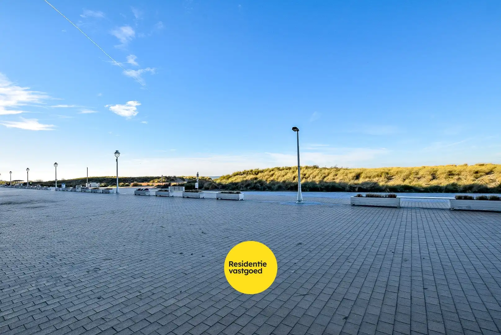 Prachtig afgewerkt appartement (45m²) met frontaal zeezicht op de zeedijk van Nieuwpoort!  foto 7