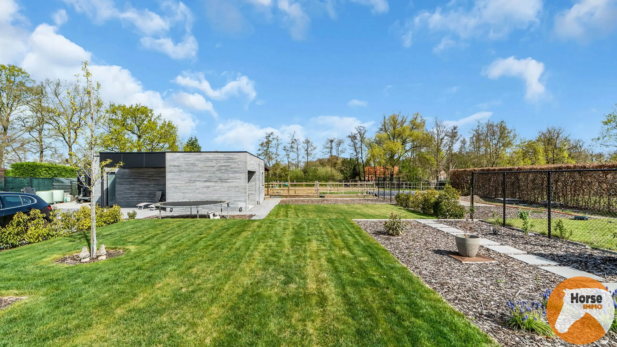 LAAKDAL-Moderne BEN-woning met paardenfaciliteit op 24,5are foto 6