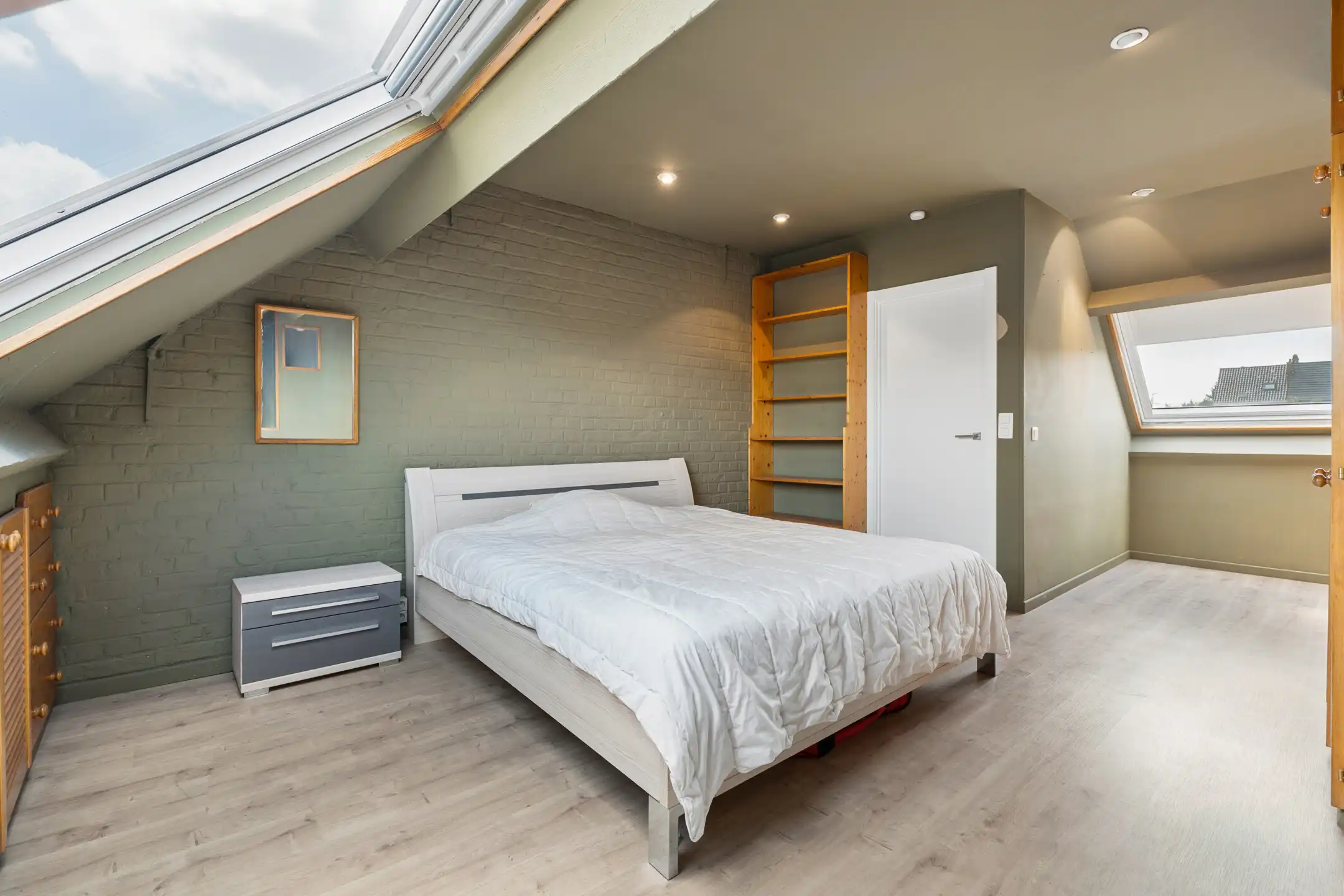 Gezellige, instapklare 2-gevelwoning nabij centrum Okegem foto 20