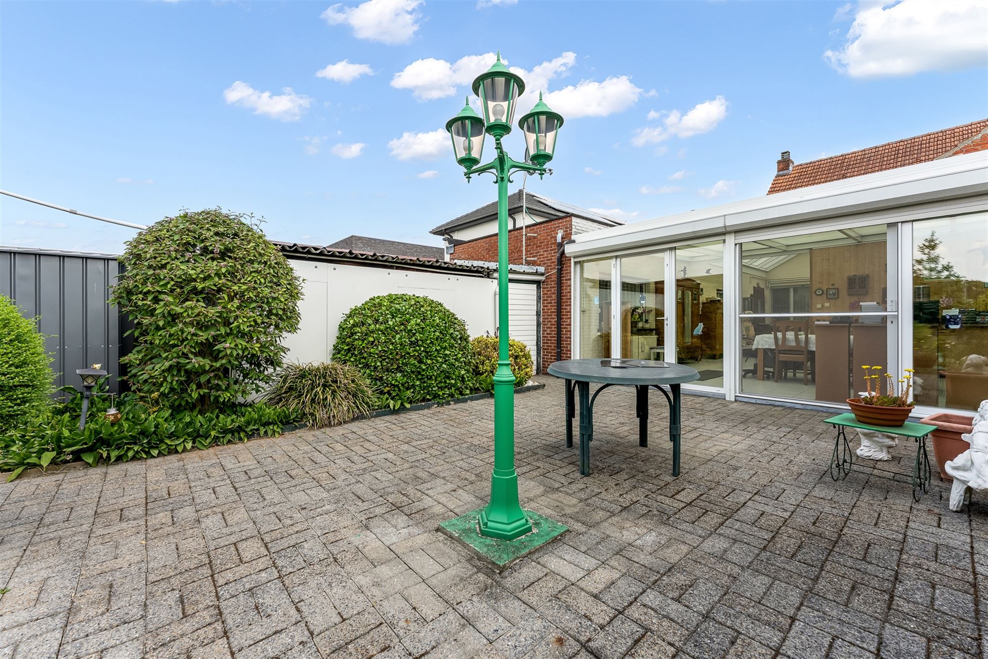 PERFECT ONDERHOUDEN WONING MET RUIME GARAGE EN BIJGEBOUW foto 30