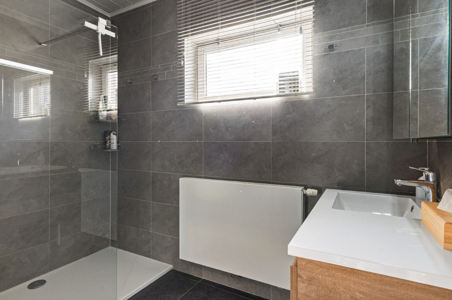 ENERGIEZUINIGE WONING MET 3 SLK, TUIN EN GARAGE! foto 9