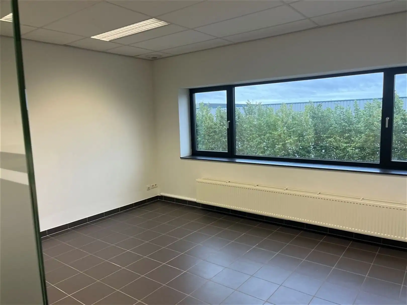 Kantoorgebouw foto 5