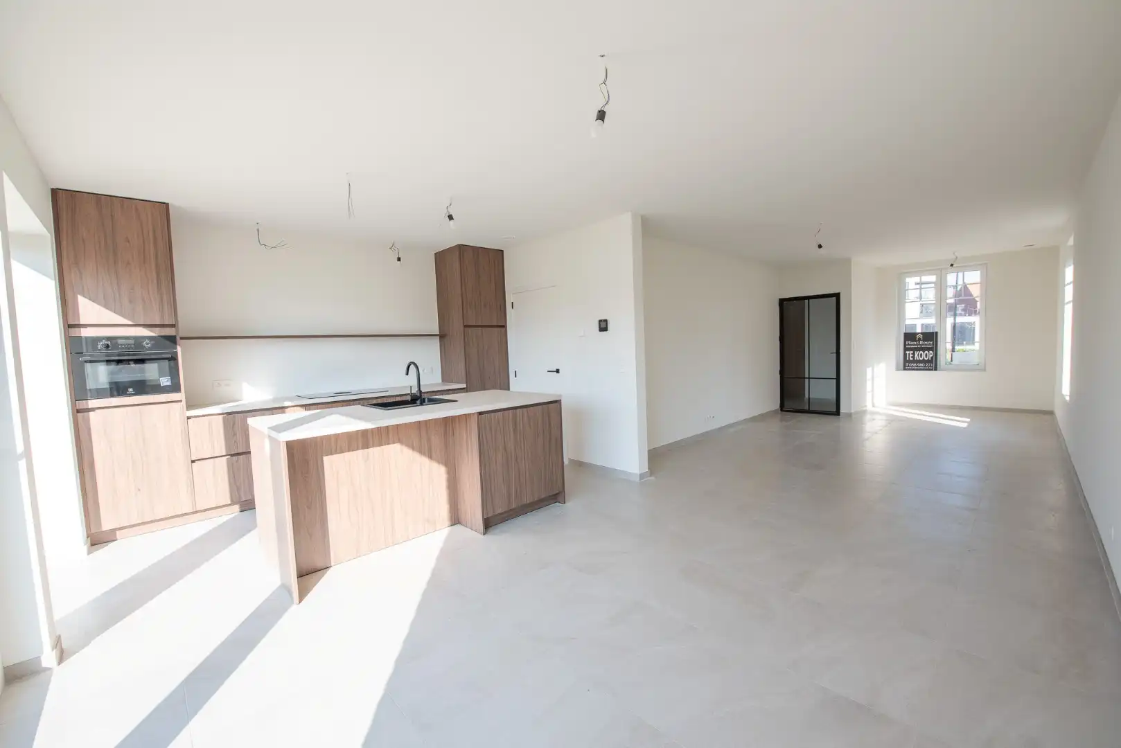 Knap afgewerkte, energiezuinige woning op sublieme locatie centrum Waregem! Kijkwoning! foto 2