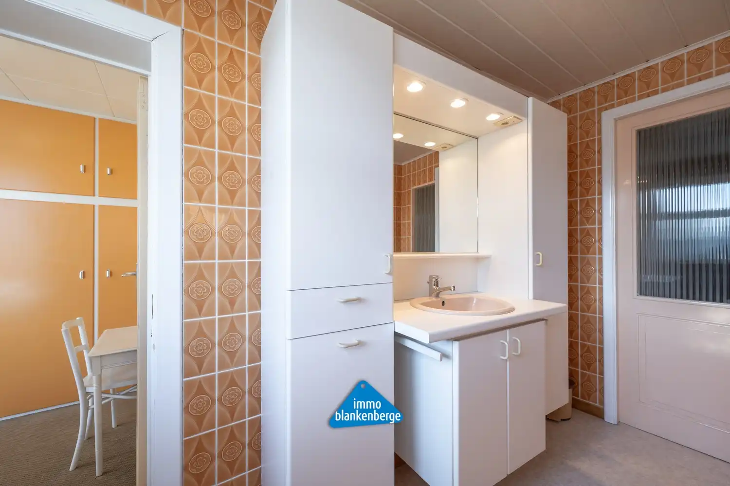 Grote gezinswoning met tuin en 7 slaapkamers nabij centrum en zee foto 16