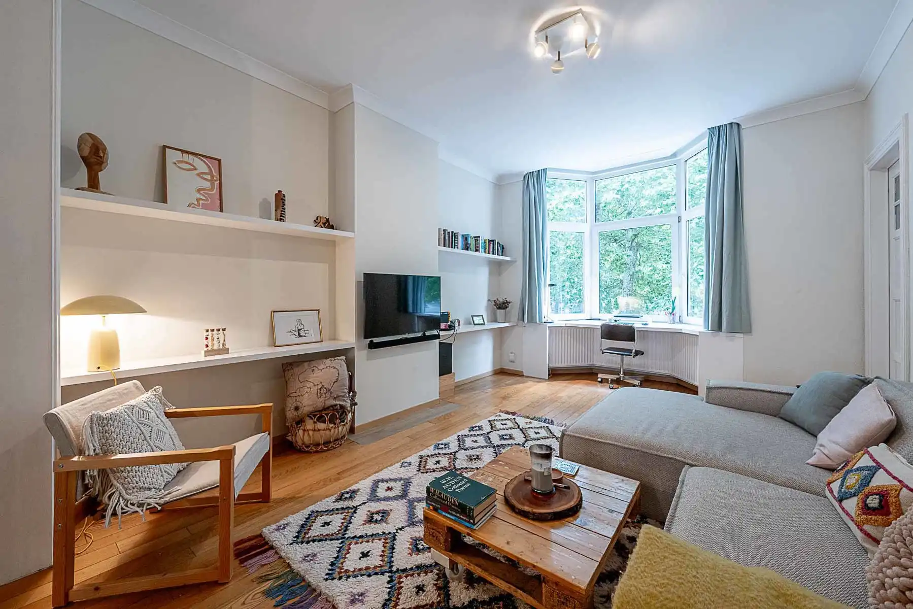 Charmant gerenoveerd appartement in hart van de Dansaertwijk foto 6