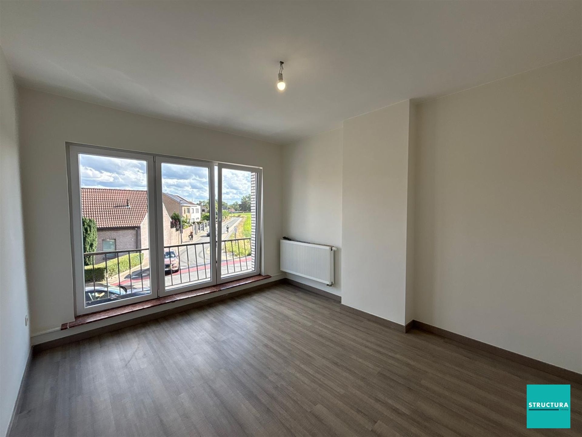 Volledig gerenoveerde, ruime woning met vlotte bereikbaarheid! foto 15