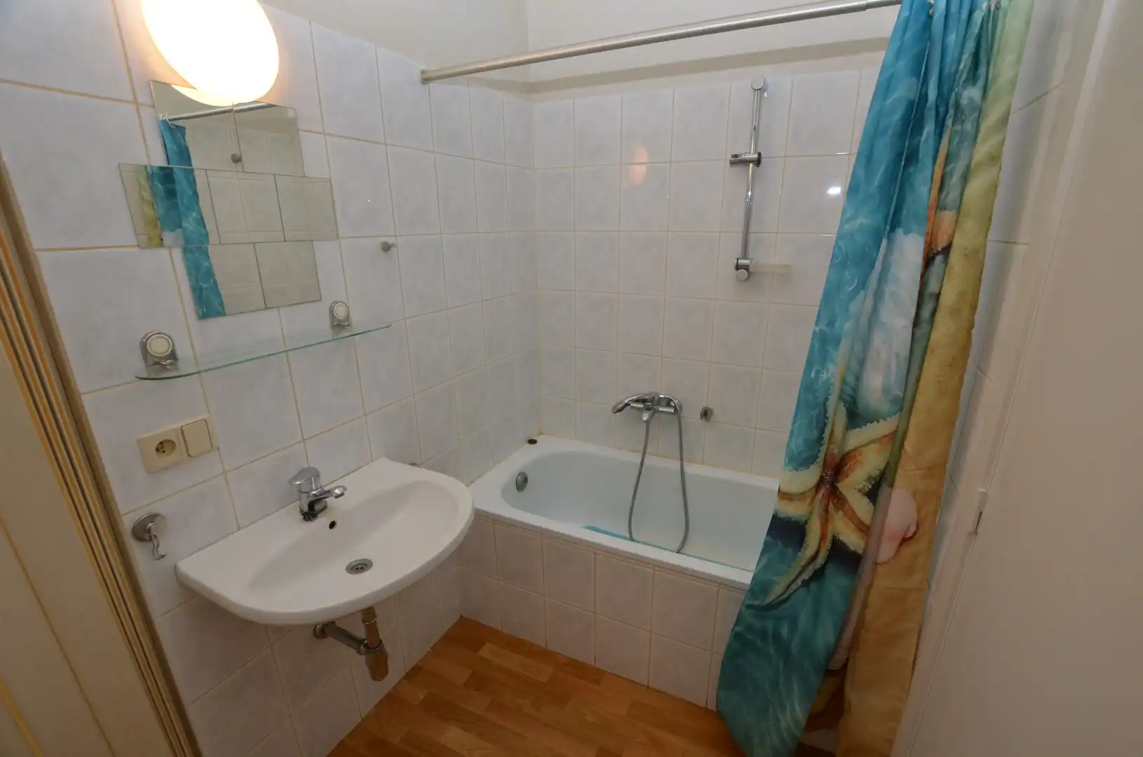 Gelijkvloers appartement met grote koer foto 3