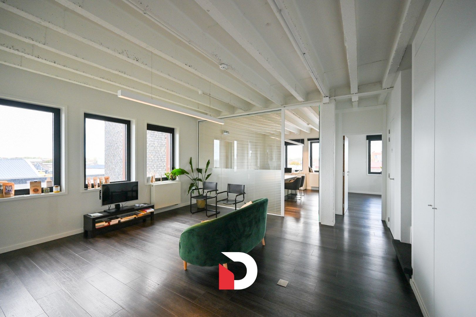 Instapklare (nieuwbouw)kantoorruimte (326m²) op zichtlocatie te Brugge foto 2