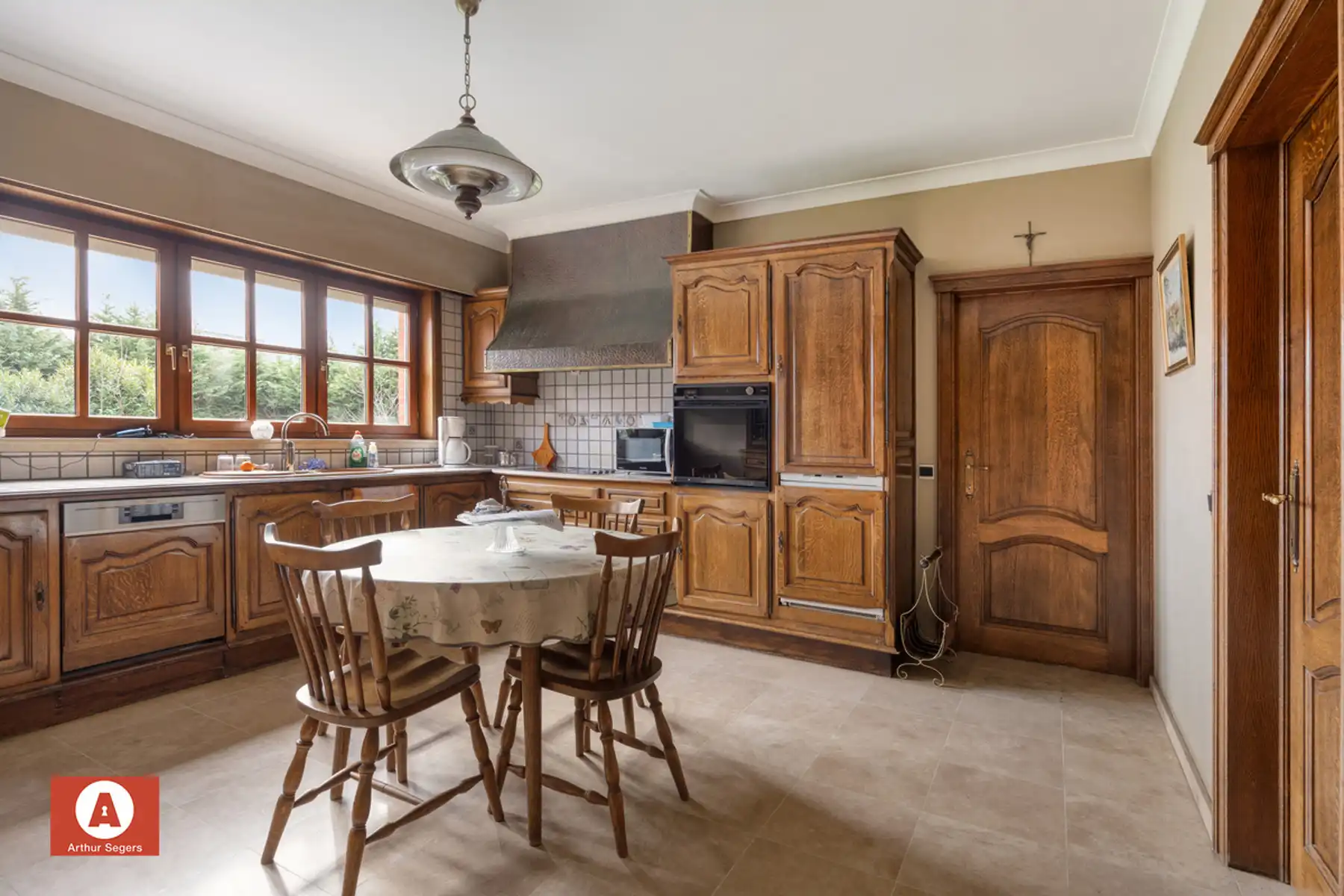 Uitzonderlijk ruime en rustig gelegen villa op 17a 32ca foto 9