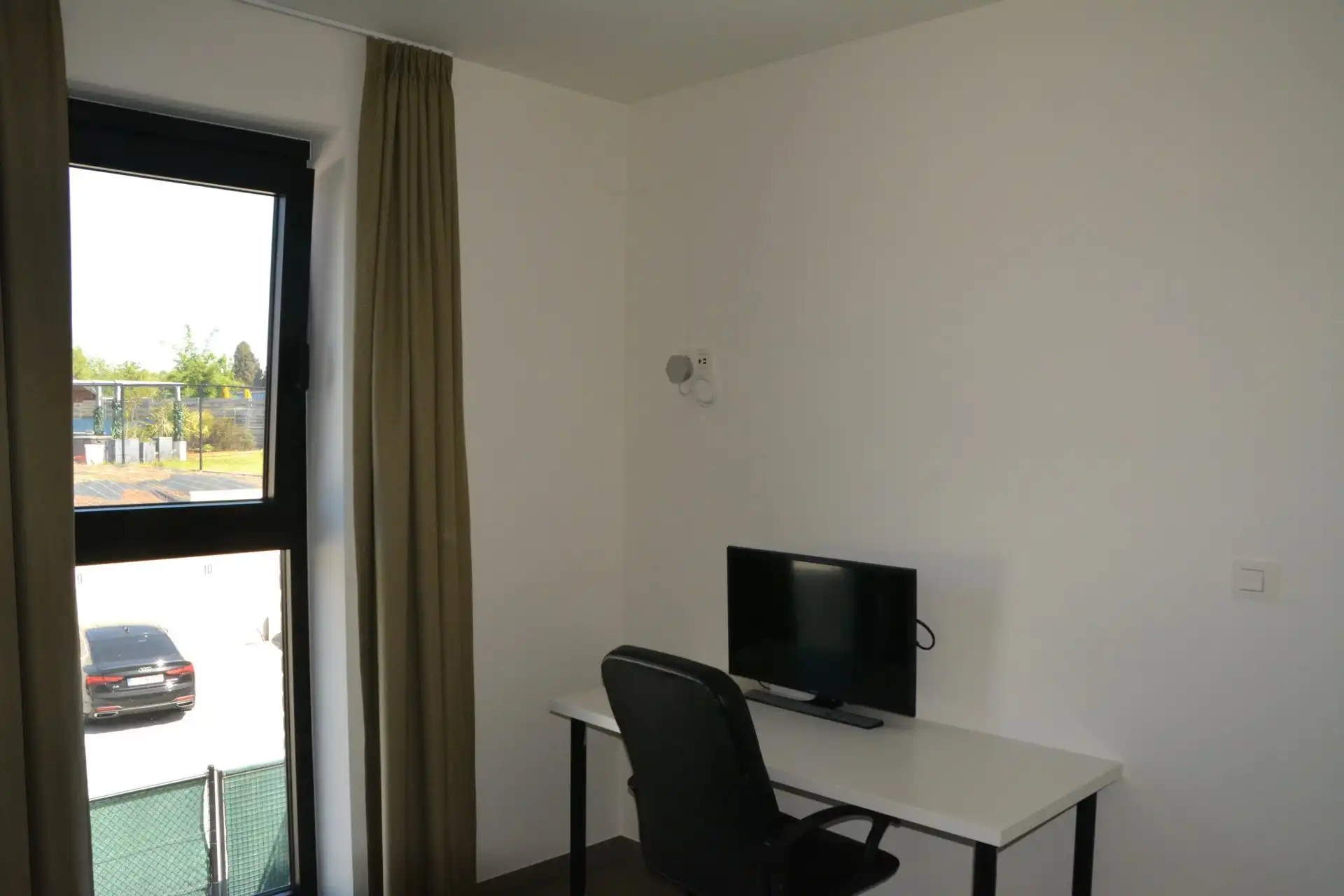 STIJLVOLLE ENERGIEZUINIGE NIEUWBOUWWONING MET 3 SLPK  IN CENTRUM LANAKEN ! foto 17