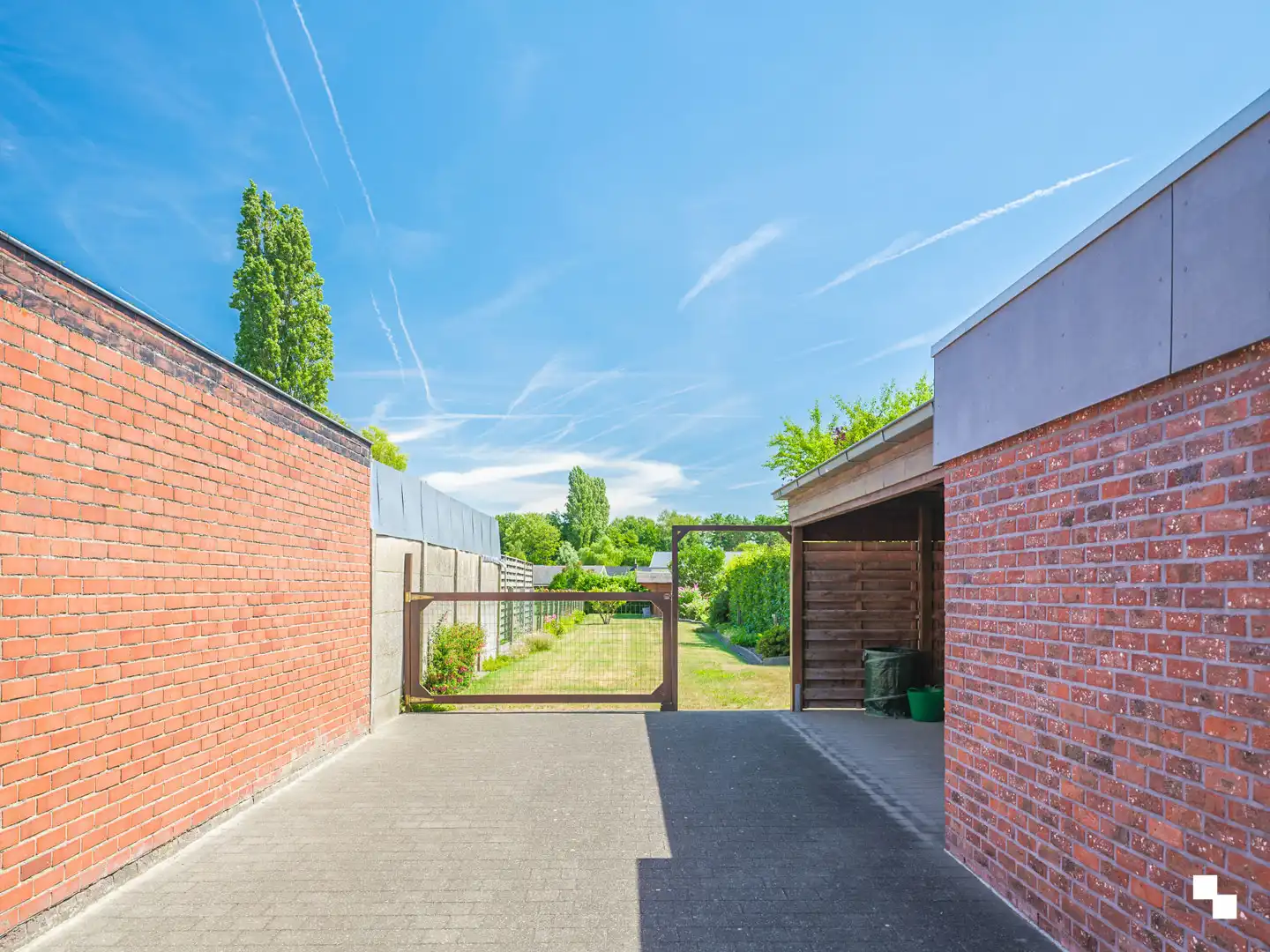 Op te frissen woning met gezellige tuin in het hart van Merelbeke foto 21