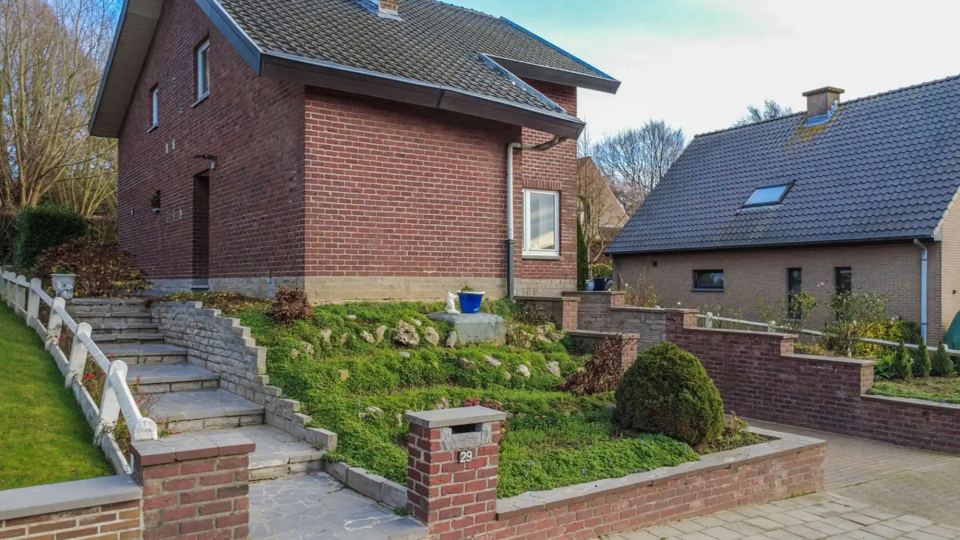 !!! OPTIE !!! Een degelijke, vrijstaande woning te Lembeek! foto 5