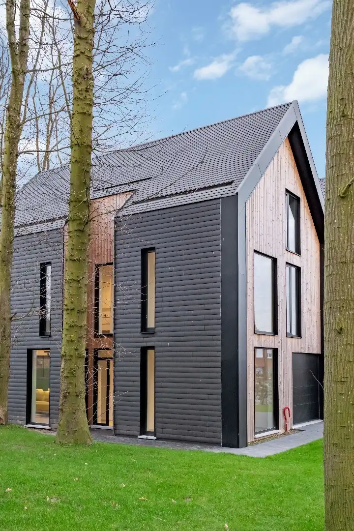 Halfopen woning in Scandinavische stijl met garage en tuin in Otegem foto 18