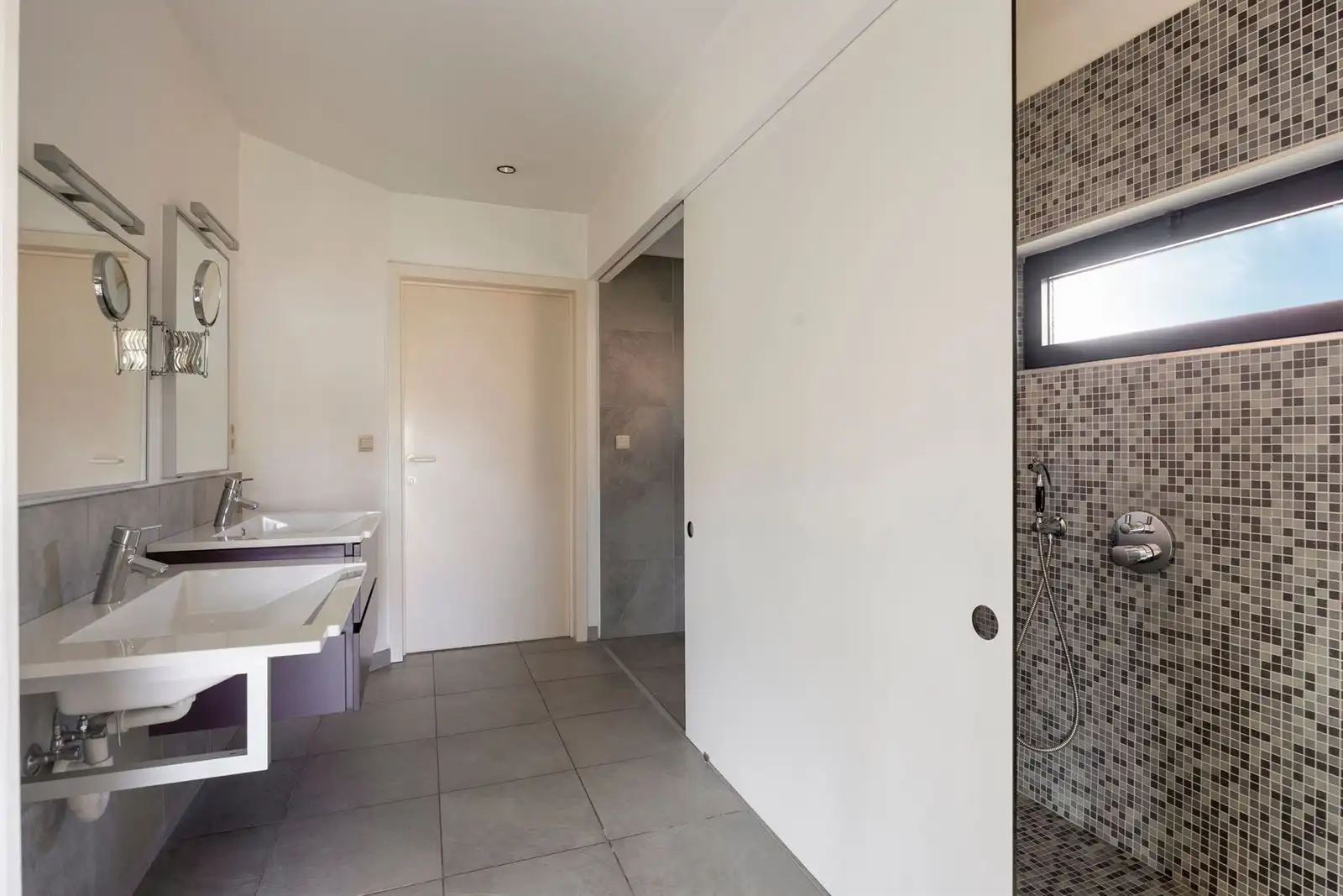 Exclusieve villa met lift, 3 slaapkamers, 3 badkamers en uitzonderlijke toegankelijkheid foto 26