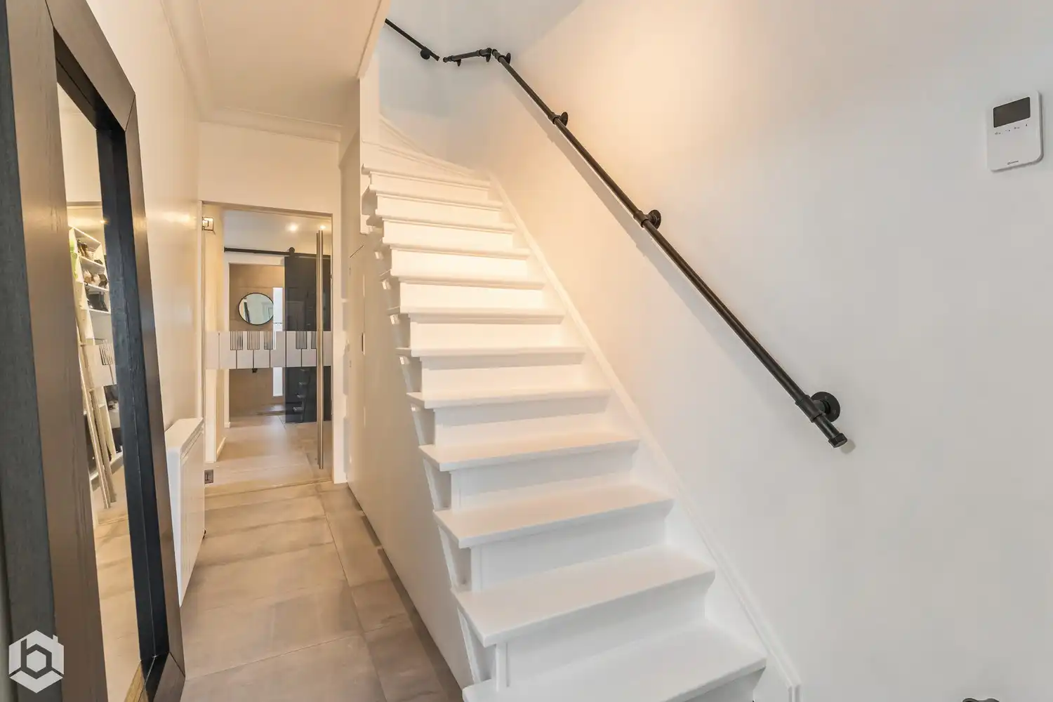 Volledige gerenoveerde woning met 3/4 slpkrs en mooie tuin te Walem/Mechelen foto 2
