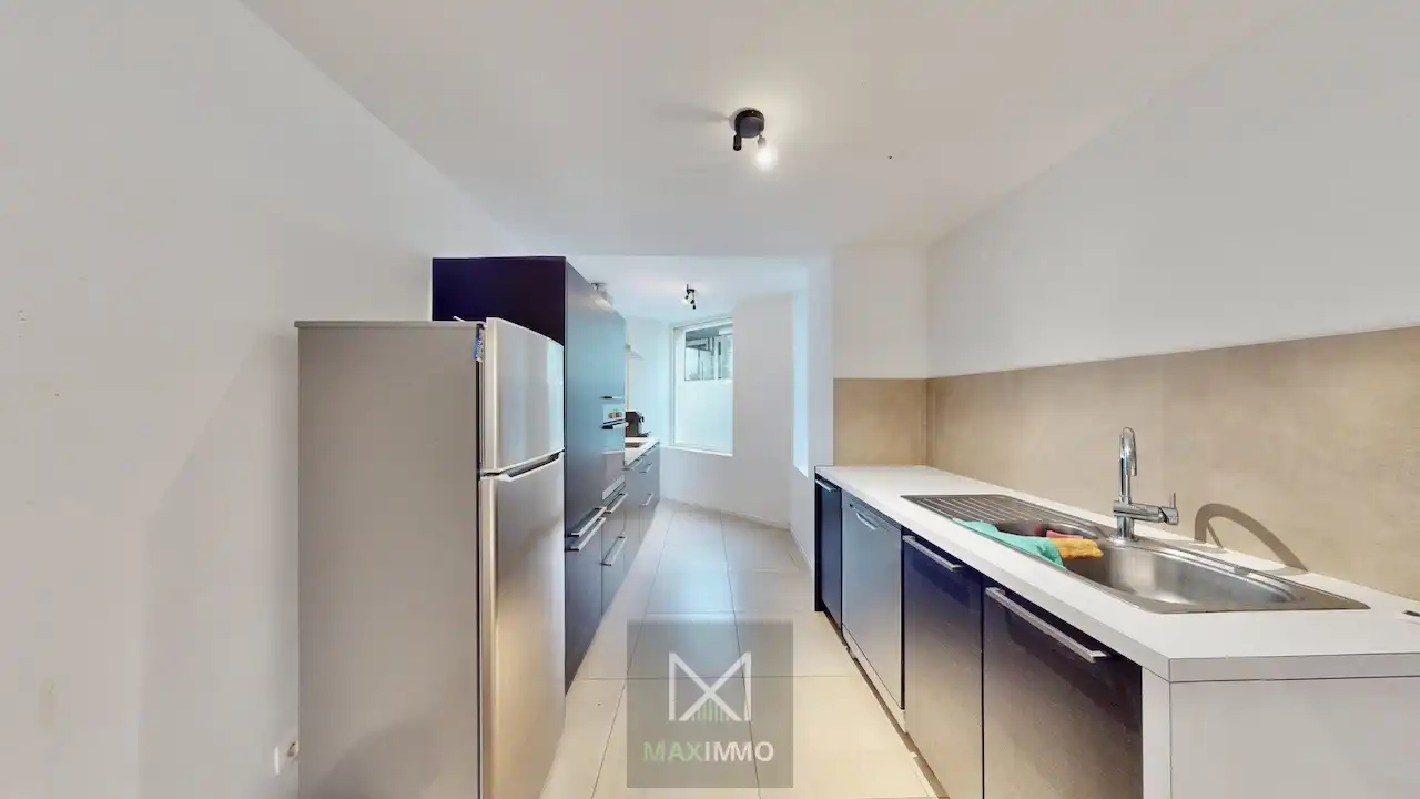 🏡 Volledig gerenoveerde halfopen woning met 4 slaapkamers & zonnige tuin – Harelbeke foto 3