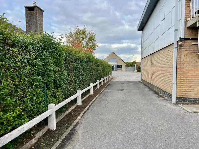 BEDRIJFSGEBOUW - OPSLAGRUIMTE 520 m² MET PARKING foto 3