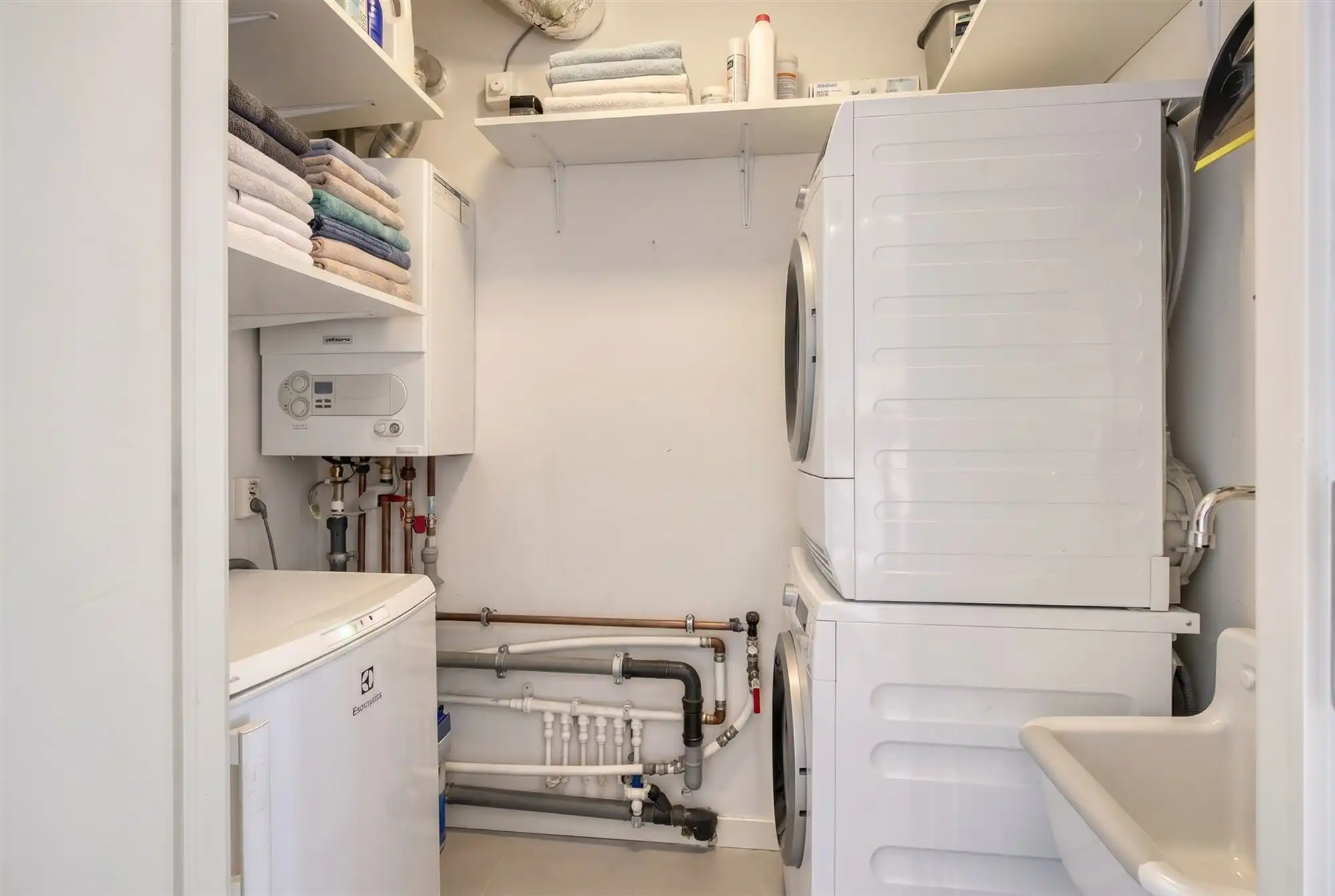 Hoogwaardig afgewerkt gelijkvloers appartement met terras foto 21