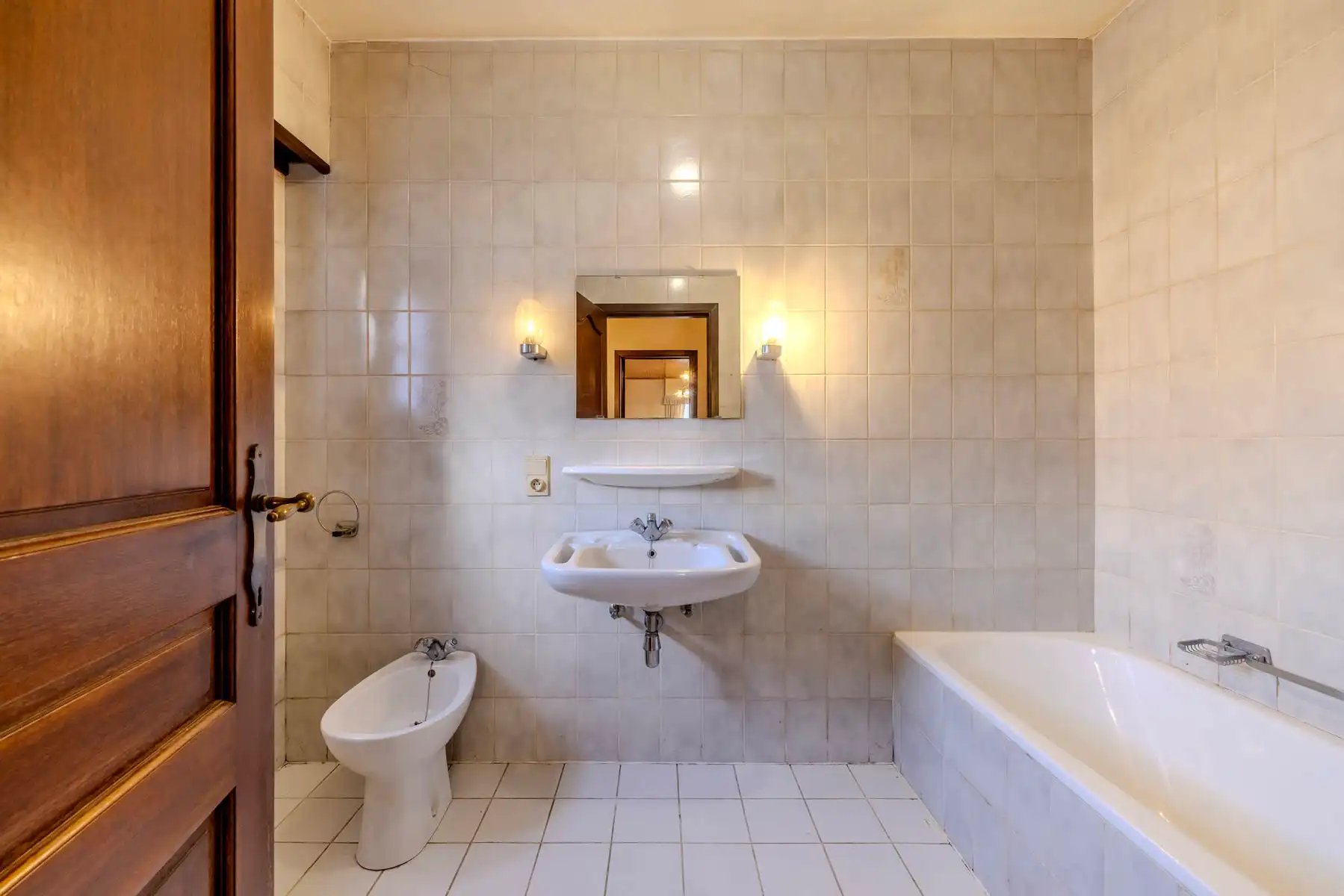 Open bebouwing met 3slpk, tuin en garage foto 4