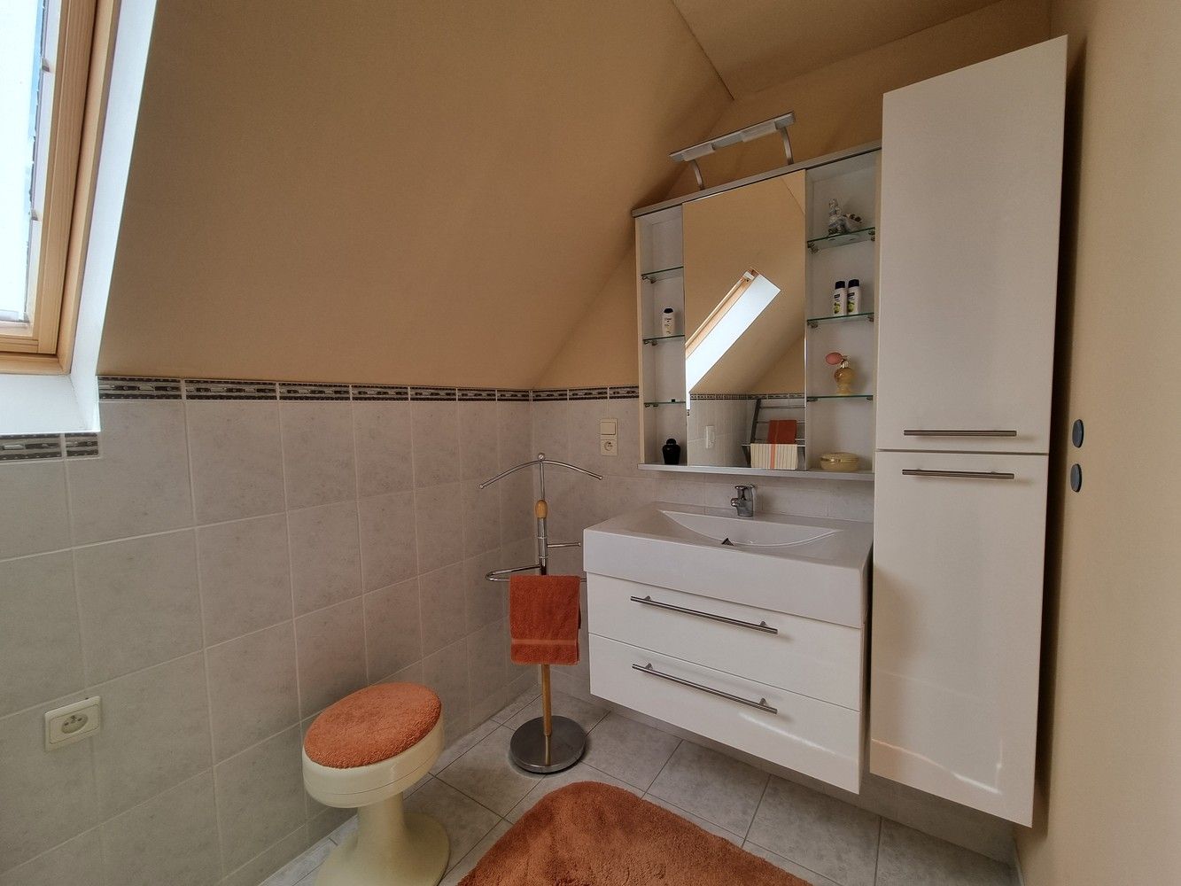 Ruime, instapklare woning met 4 slpks op 6a71ca foto 43