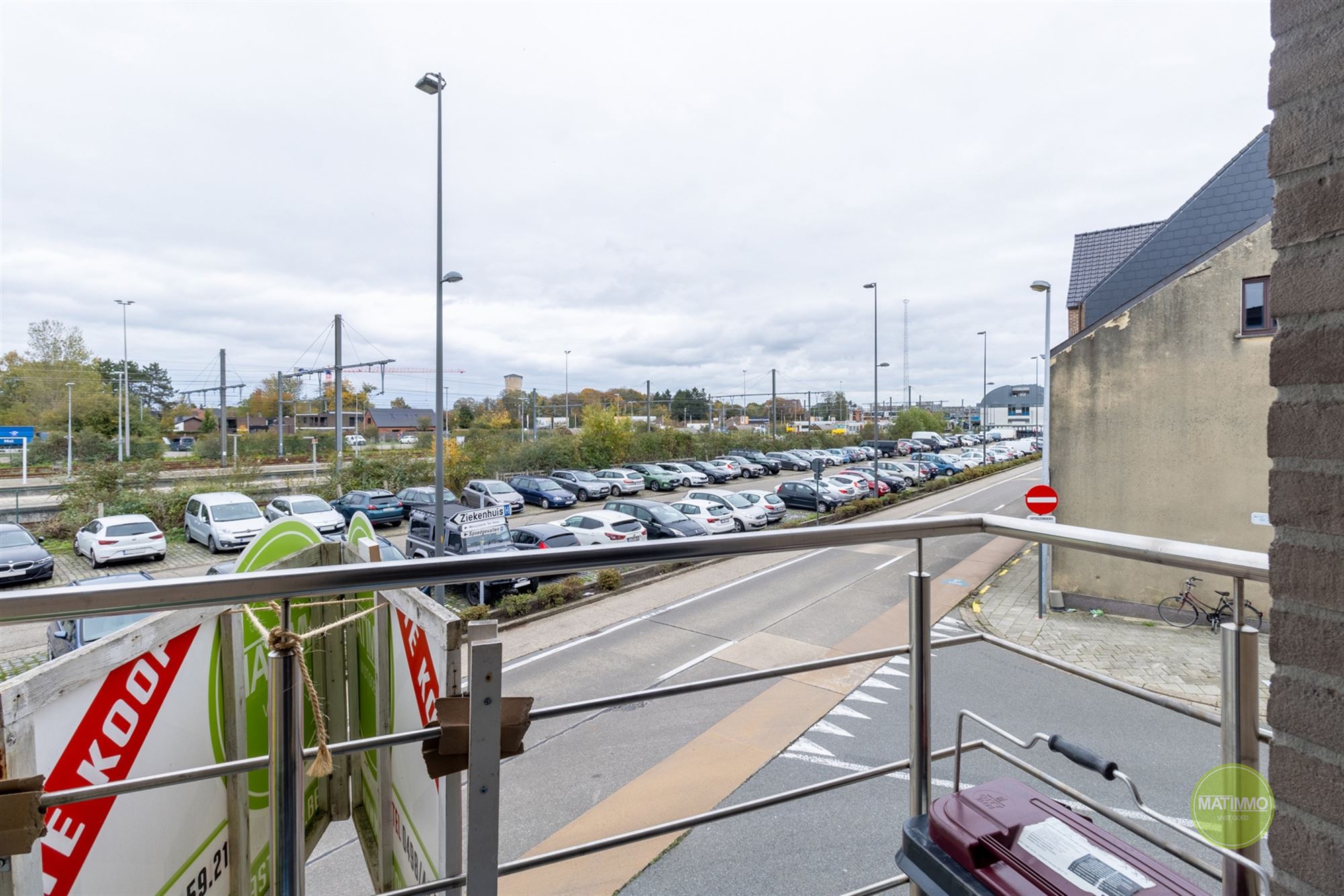 Instapklaar 1-slaapkamerappartement in hartje Mol foto 5