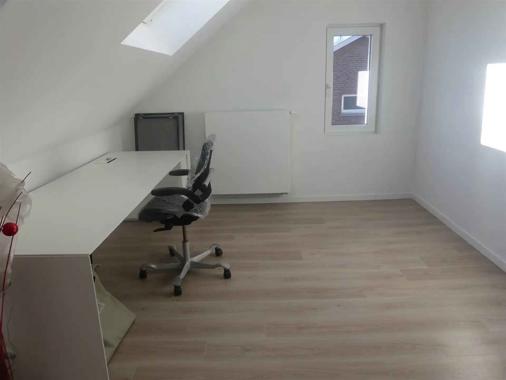 Instapklare alleenstaande woning met grote tuin in hartje Breendonk! foto 24