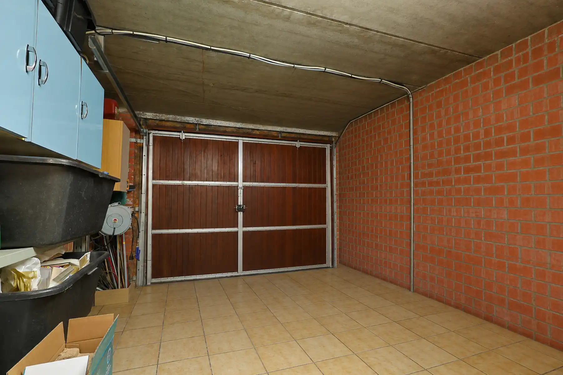 Landelijke villa met werkruimte, paardenstal en grote tuin foto 23
