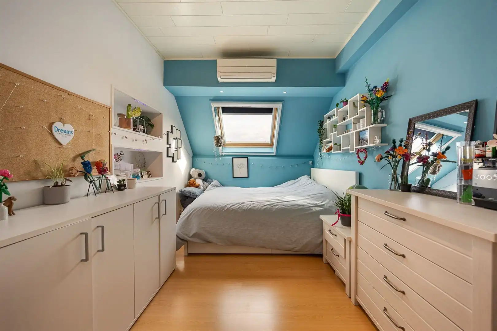 Woning met 5 slaapkamers en 2 badkamers op zuid perceel. foto 20