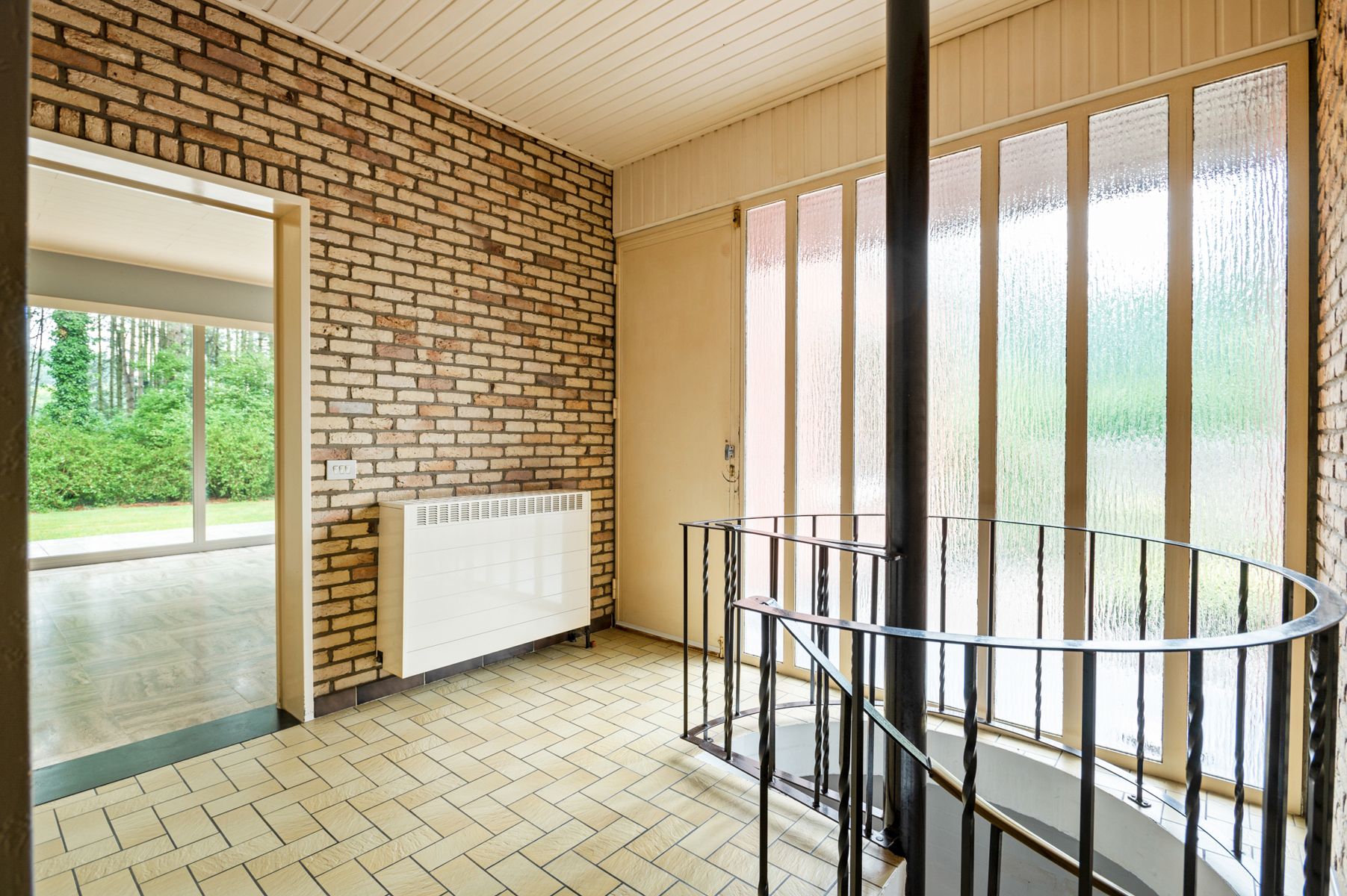 Gelijkvloerse villa met 3 slks op 2800m2 grond foto 4