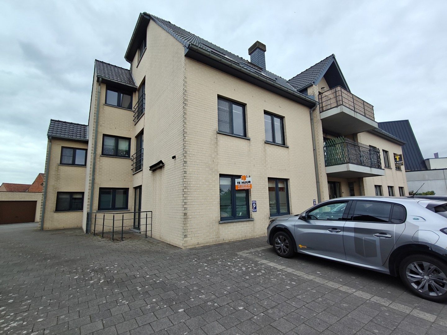 Ruim gelijkvloers appartement te Berlare foto {{pictureIndex}}