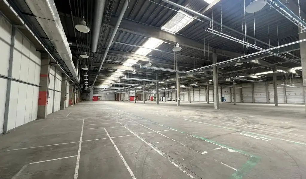 Logistiek bedrijfspand te huur op Vynckier site Gent foto 3