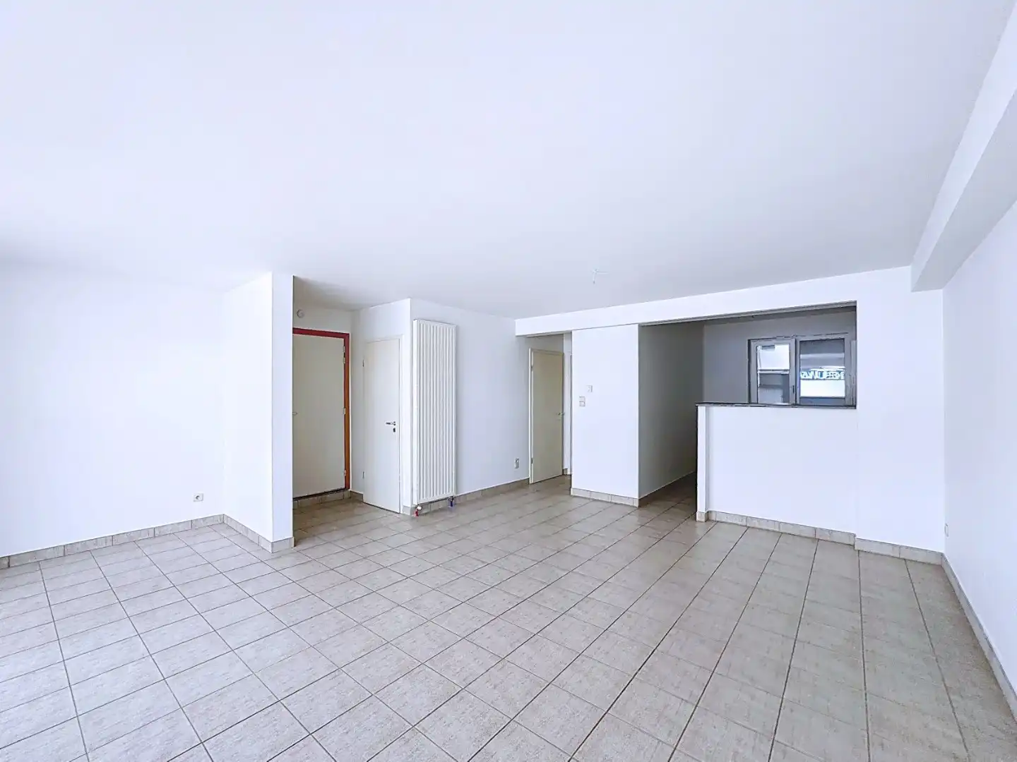 Centraal gelegen gelijkvloers-appartement met 1 grote slaapkamer foto 4
