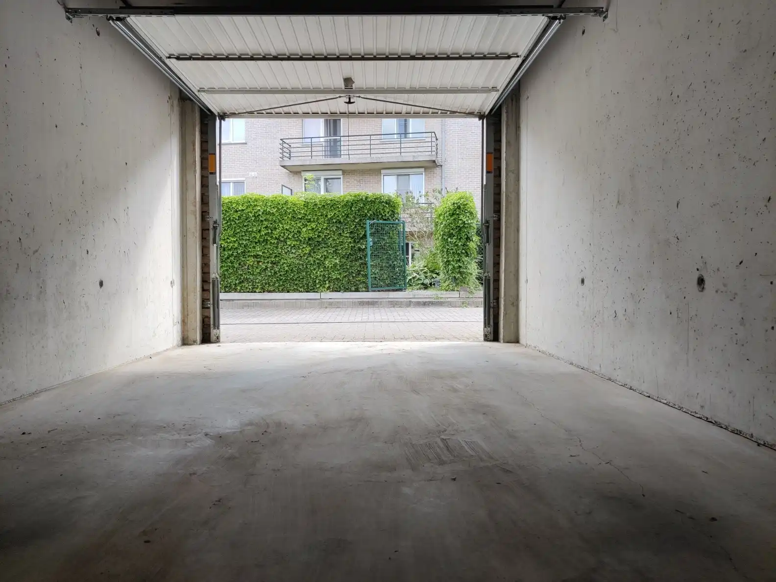 Garage in het centrum van Mol ! foto 2