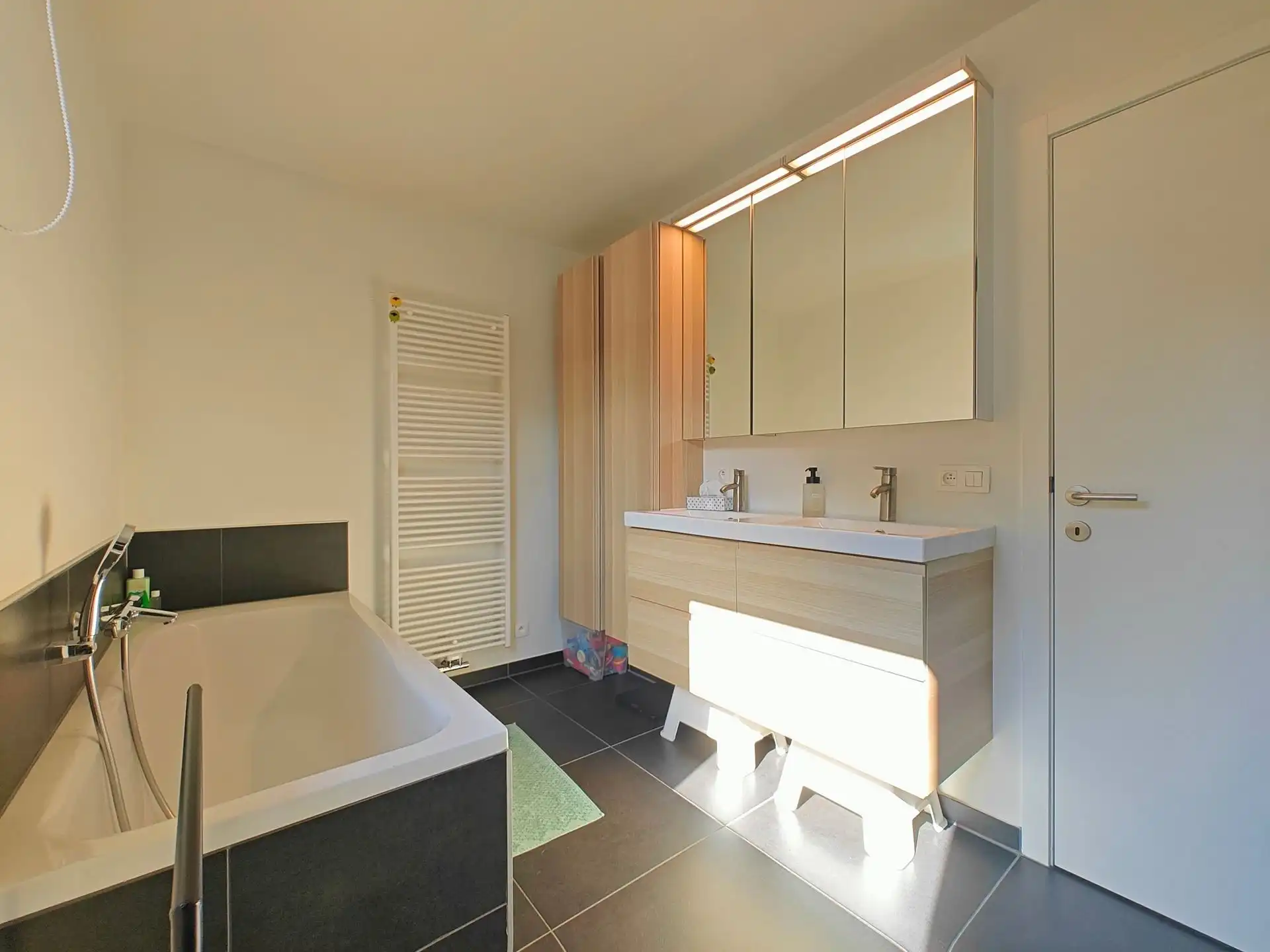 Vrijstaande woning met 4 slaapkamers op een doodlopende straat  foto 15