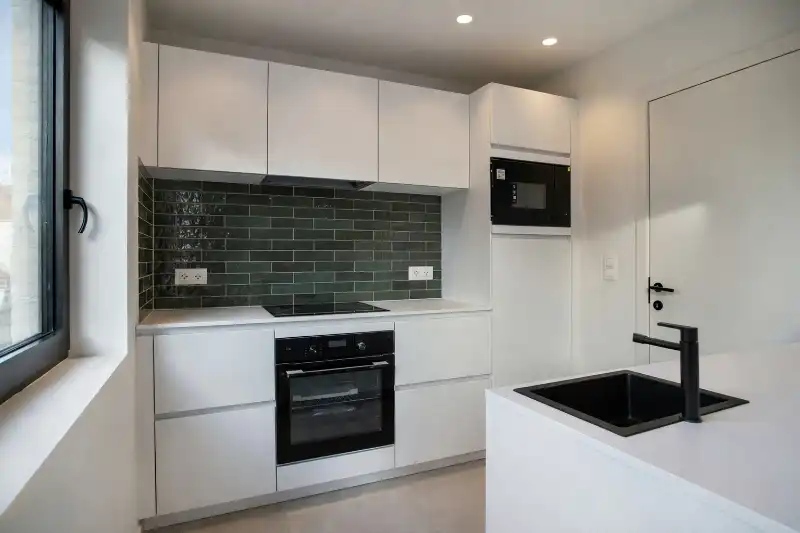 Te huur – stijlvol en energiezuinig appartement in Zeveneken foto 4