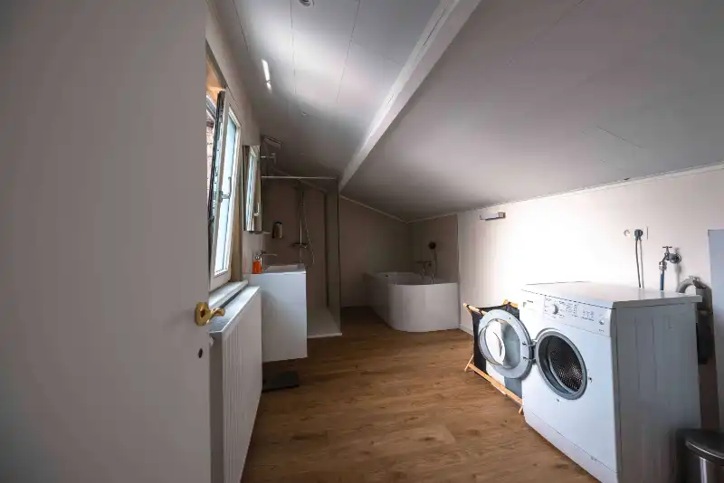 Gerenoveerde 2-slaapkamerwoning met terras te koop in Brugge foto 13