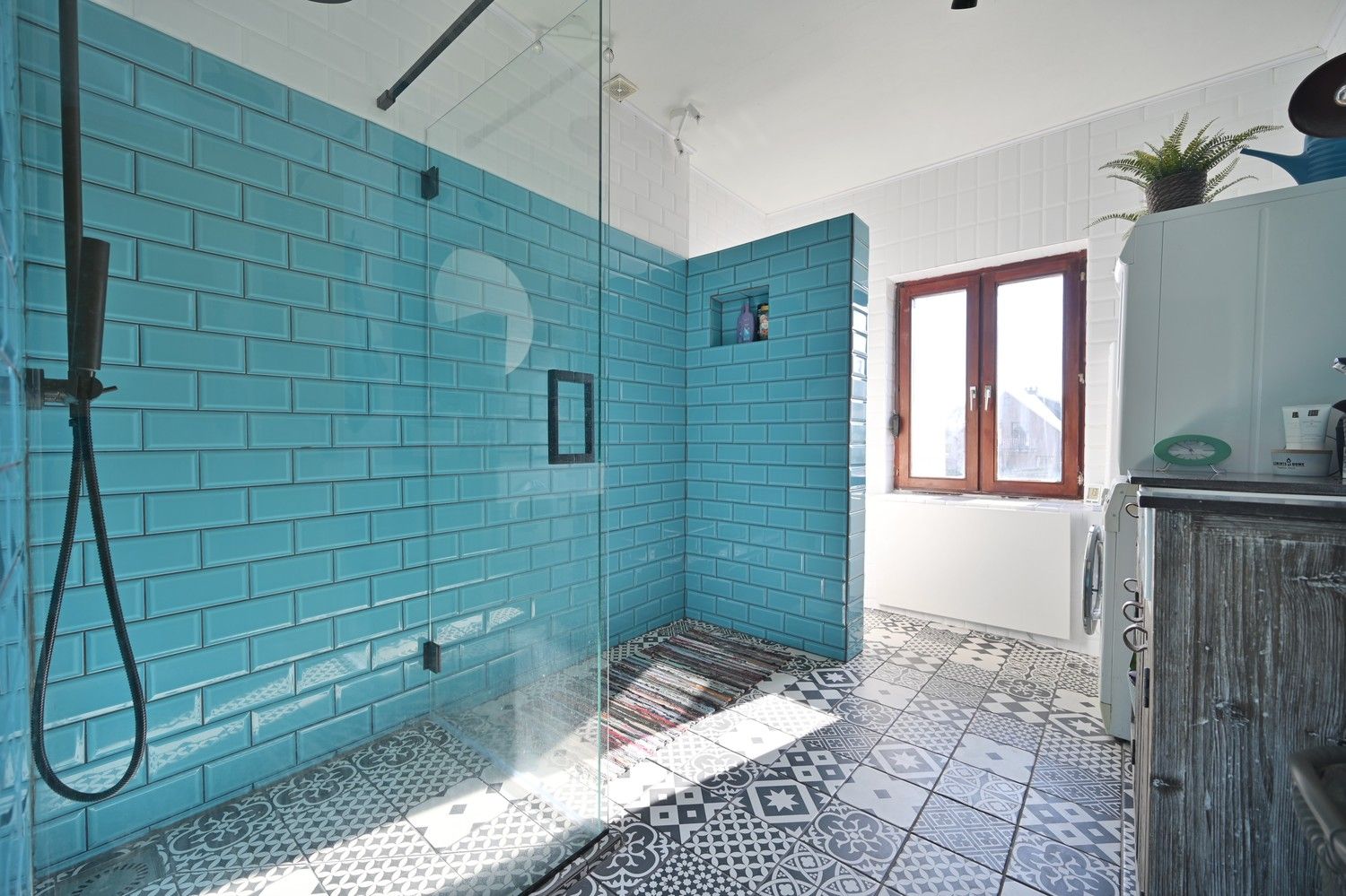 Verrassend royale woning met bijbouw/atelier en aangrenzende paardenweide, met in totaal een grondoppervlakte van 34a 88ca (3.488 m²) foto 16