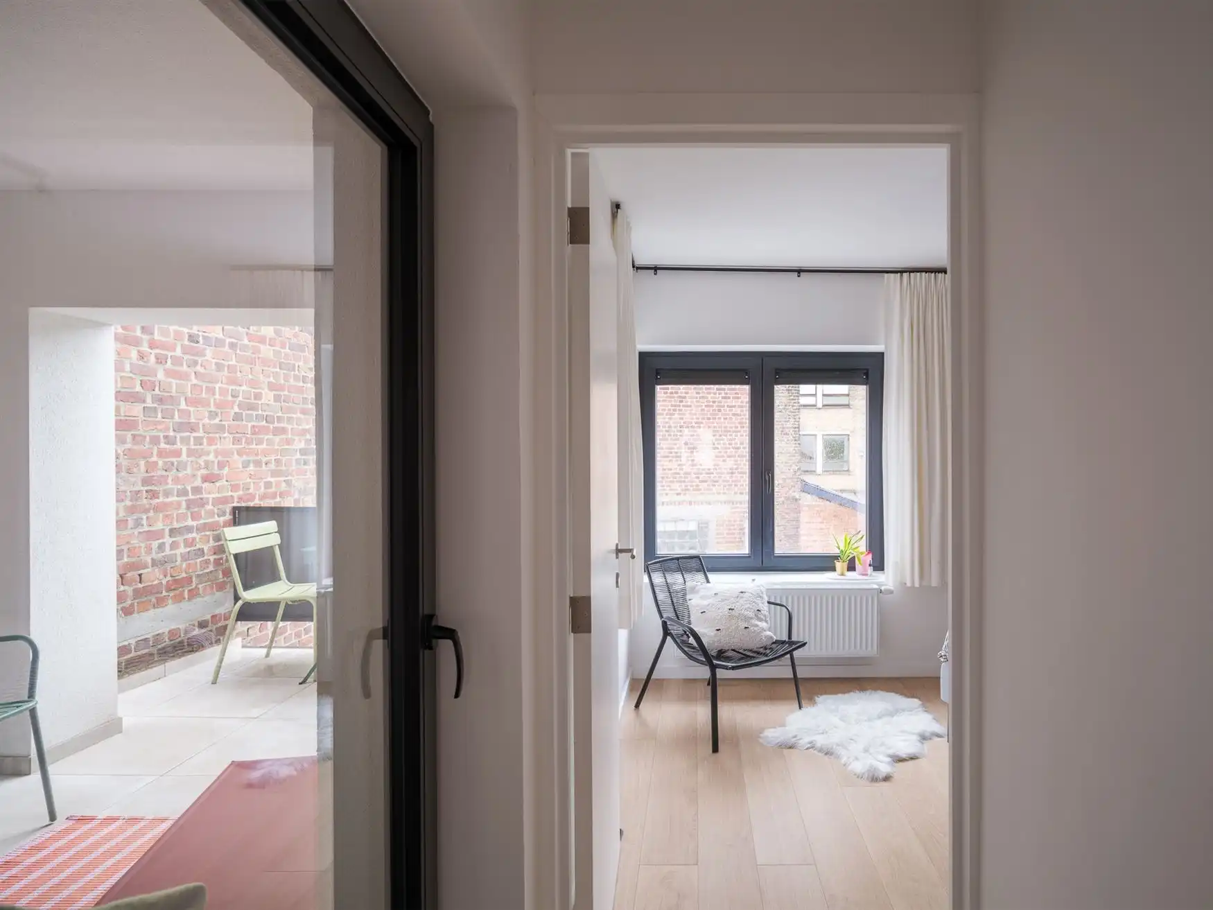 Stijlvol appartement met terras nabij Zuidpark en Sint Anna foto 9