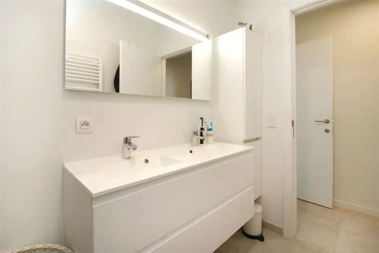 Gelijkvloers app., twee slpk, zonnig terras in centrum foto 21