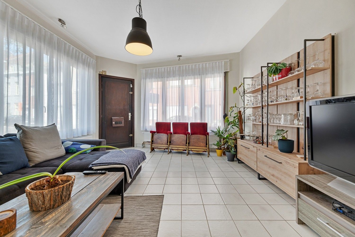 Instapklare woning met 2 slpkrs foto 3