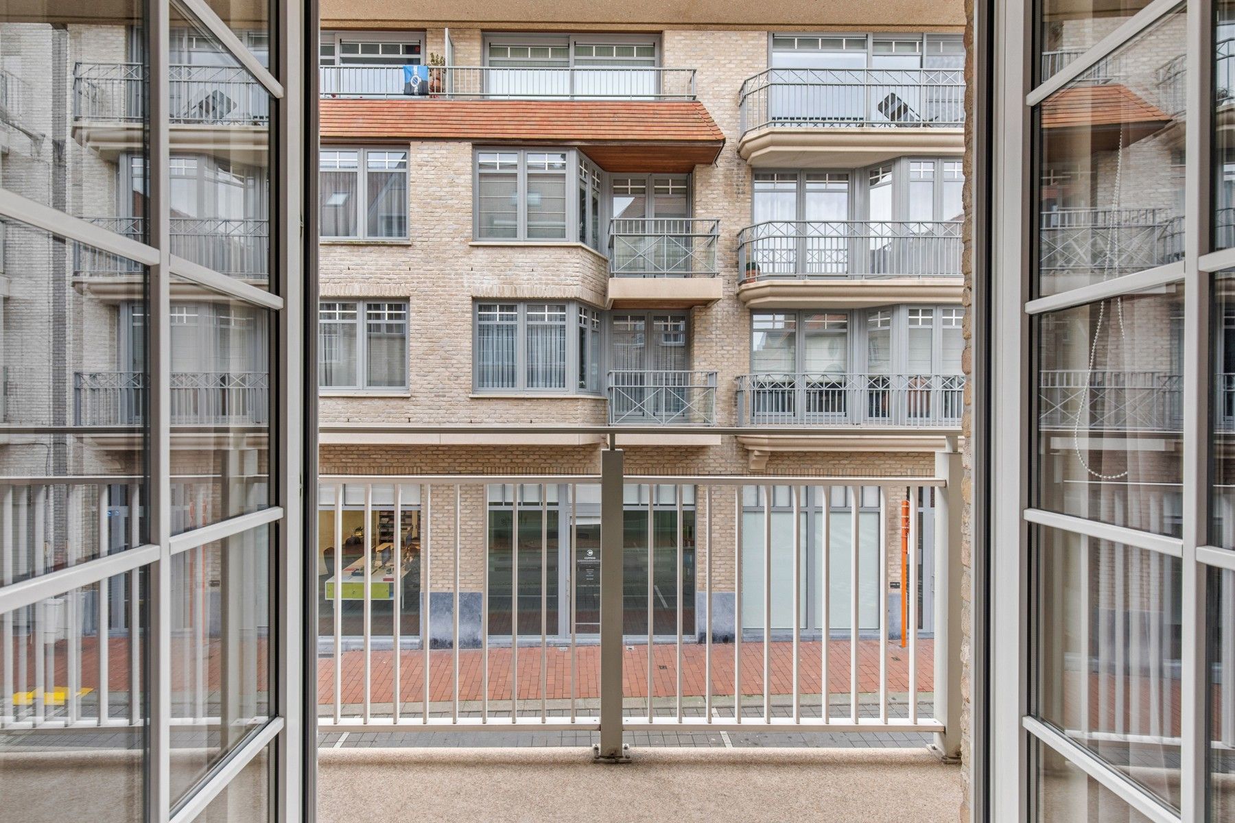 Prachtig hoekappartement vlakbij de zeedijk van Knokke-Heist foto 5