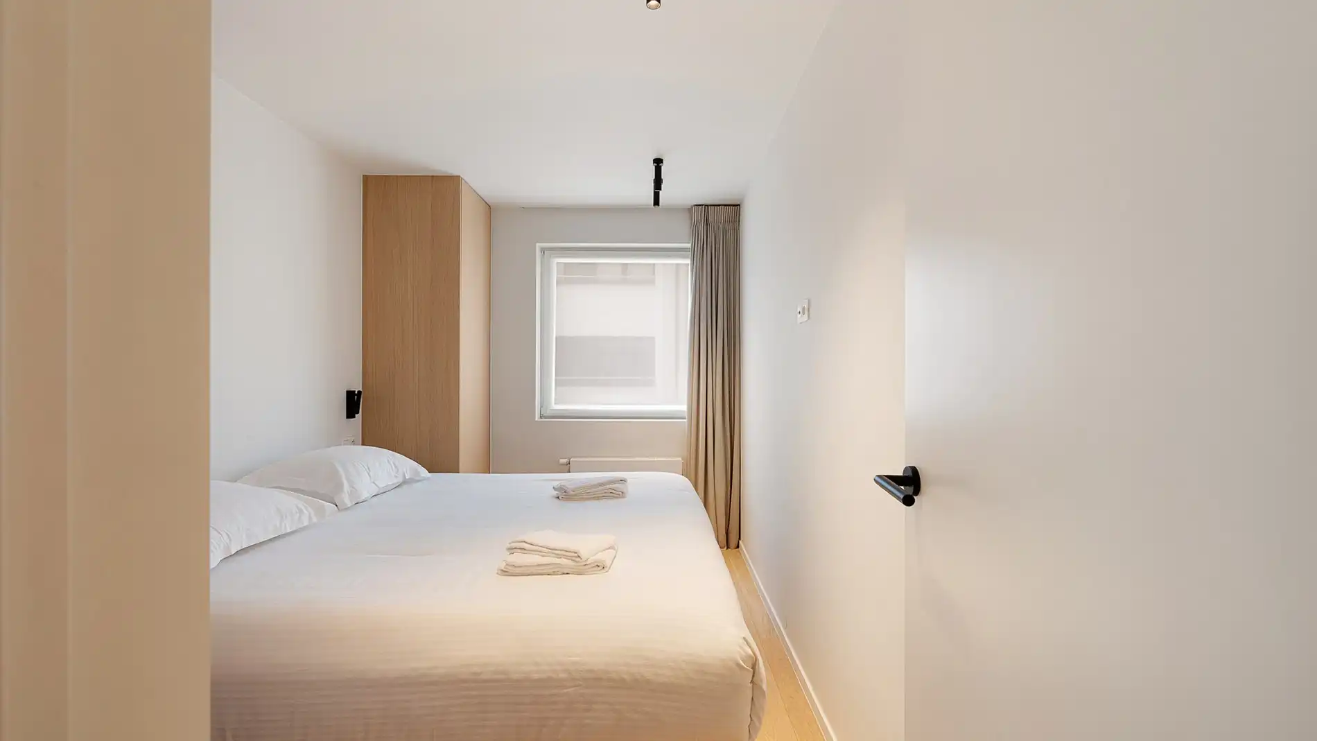 Gerenoveerd hoekappartement met 3 ruime slpks.  foto 12