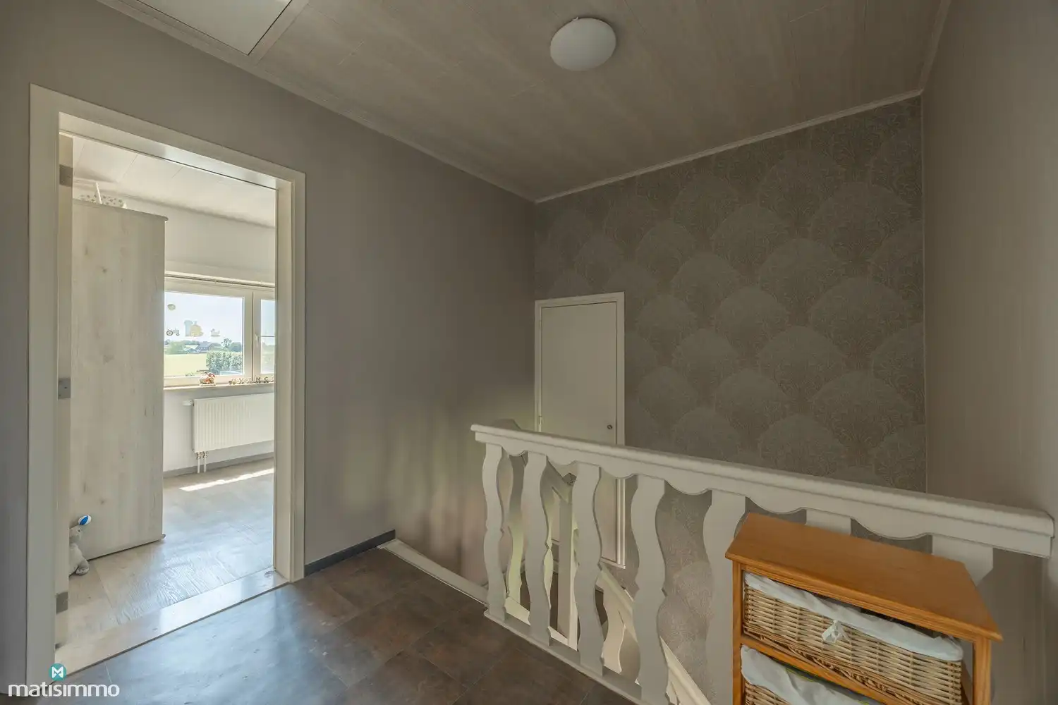 GROTENDEELS GERENOVEERDE EN ENERGIEZUINIGE GEZINSWONING MET ZUIDGERICHTE TUIN VAN 832M² EN GARAGE VAN 73 M² foto 14